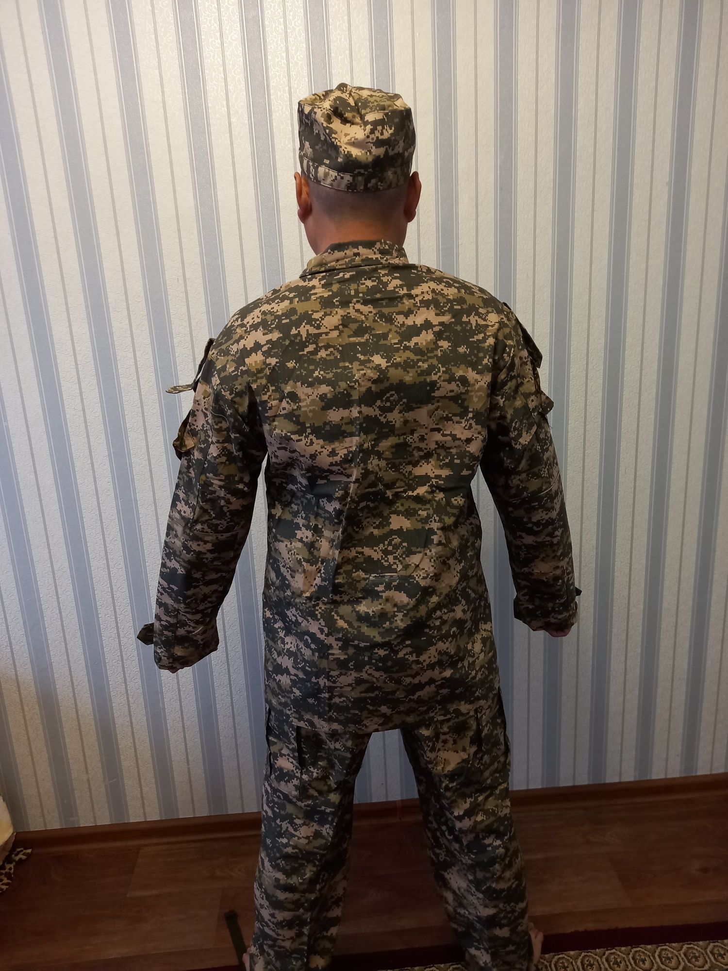 Продам срочно военную форму. Размер 54.