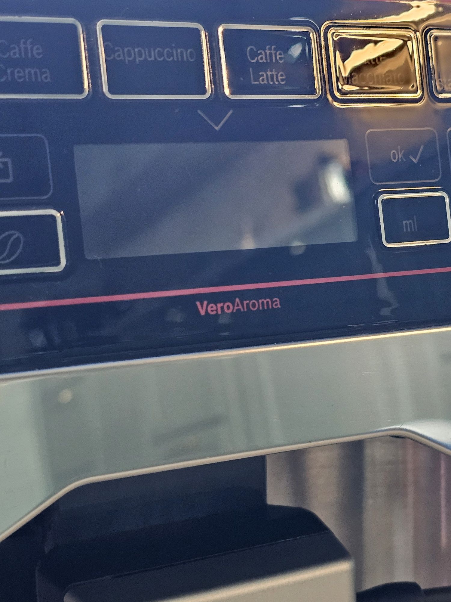 Продавам кафеавтомат Bosch VeroAroma 700