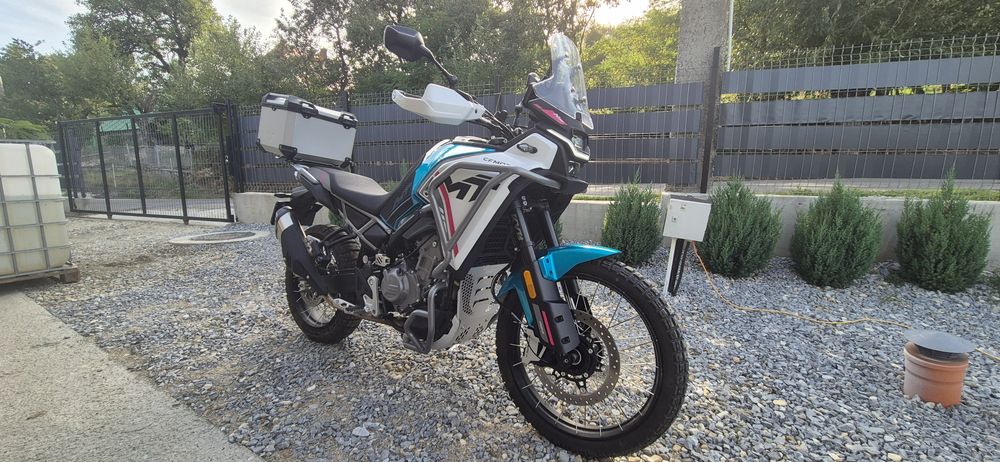 Motocicleta CFMOTO 450MT