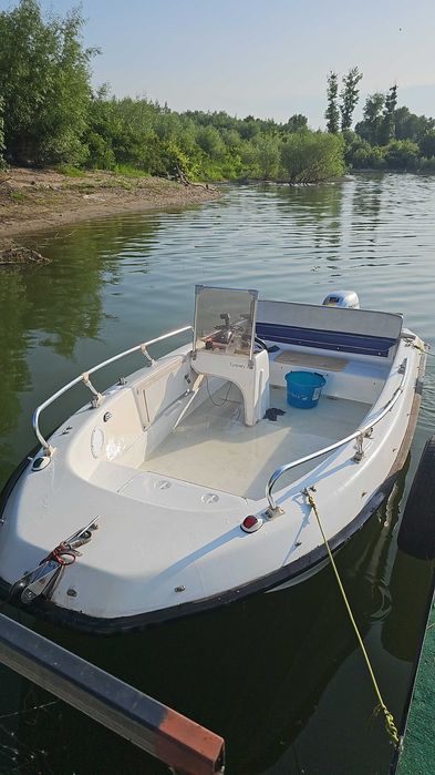 Barcă catamaran EdBoats Yammy 400