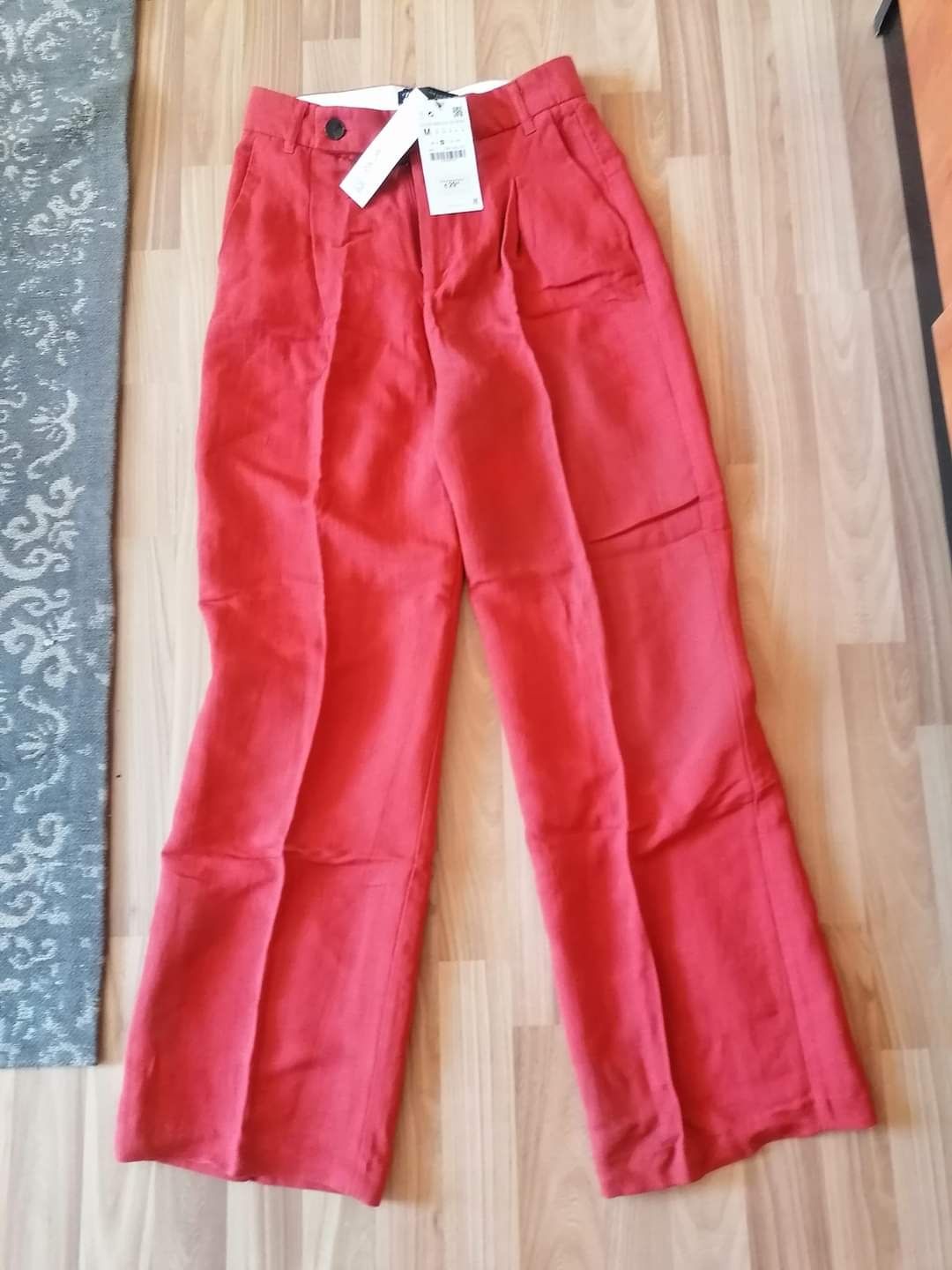 Pantaloni dama Zara noi cu eticheta mar M.