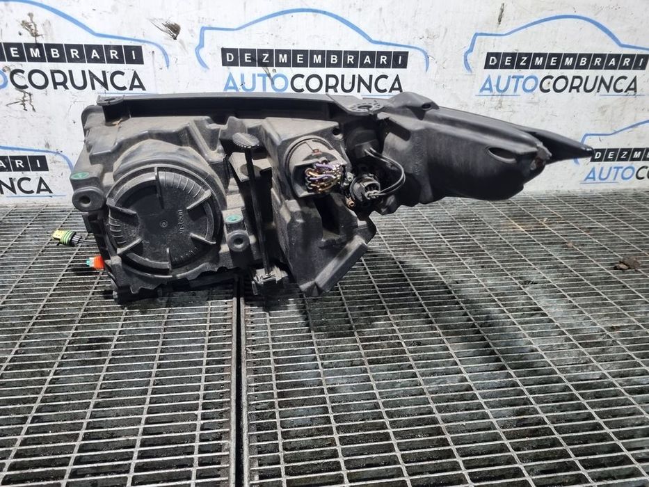 Far Dreapta Land Rover Range Rover Evoque 2012 - 2015 SUV 2 Usi (1226) Xenon