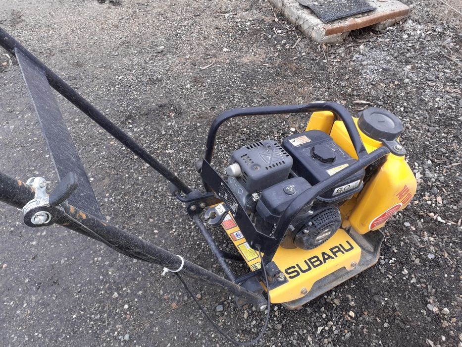 Inchiriez despicator lemne crepator lemne tocator crengi motosapa pico