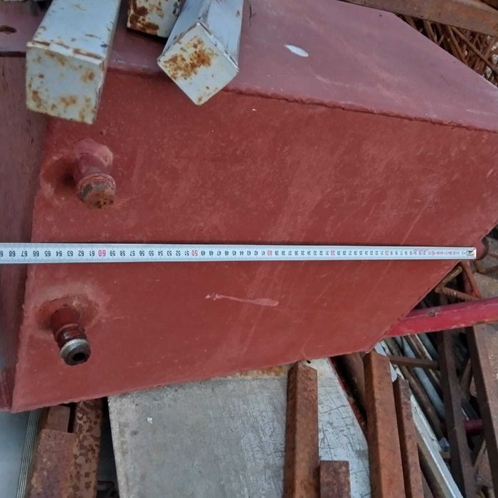 0.5 кубика, 200см Х 60см Х 40см, резервоар за гориво, нафта, дизел.