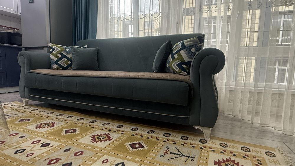 Продам почти новый раскладной диван