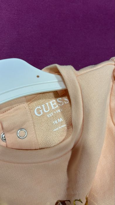 Детска рокля Guess в прасковено 18 м