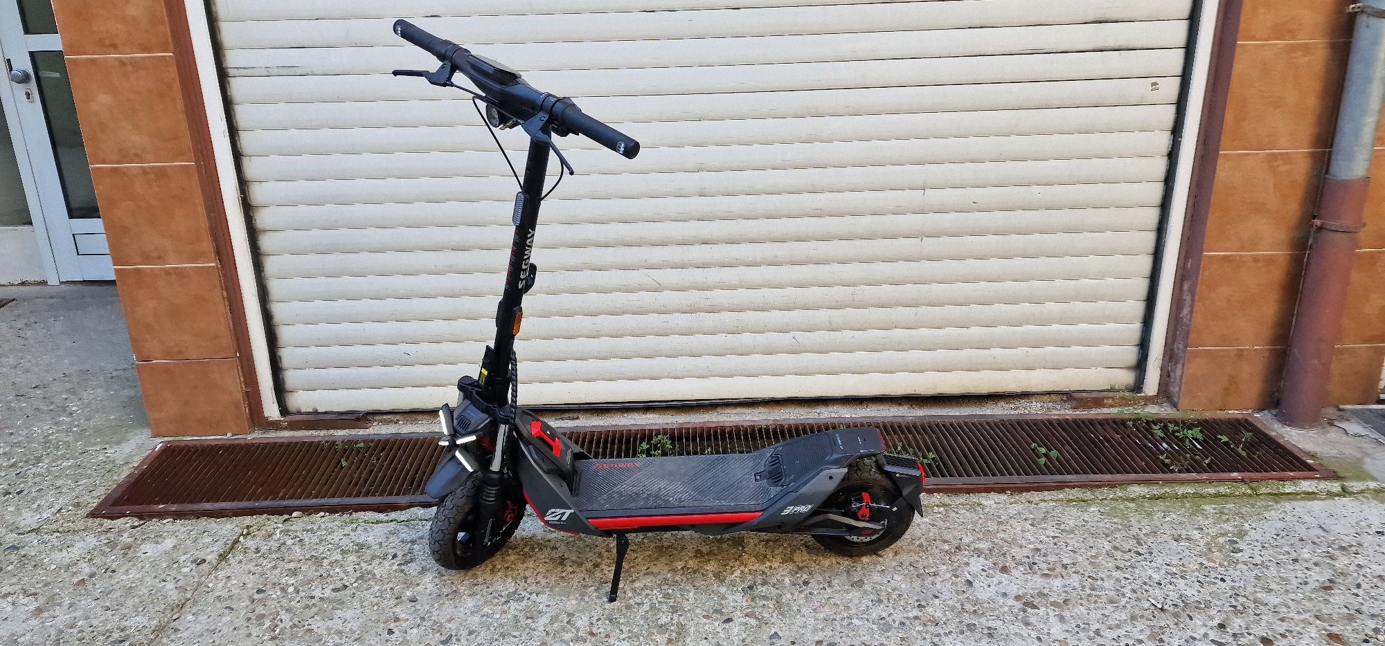Електрическа тротинетка Segway zt3 pro 650w