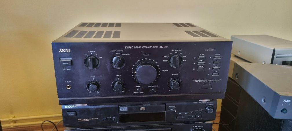 Amplificator Akai am 57