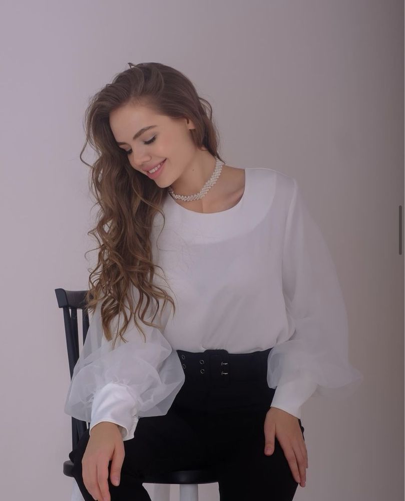 Шикарная белая атласовая блузка