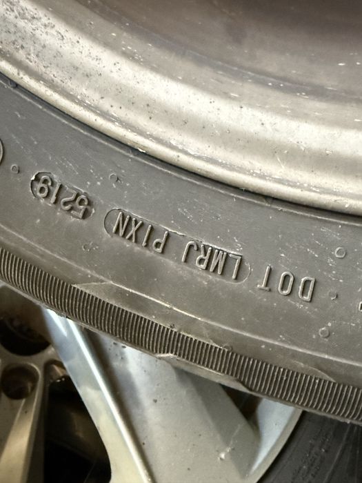 Roti de aliaj, jante cu cauciucuri de M+S Continental 235/60/17