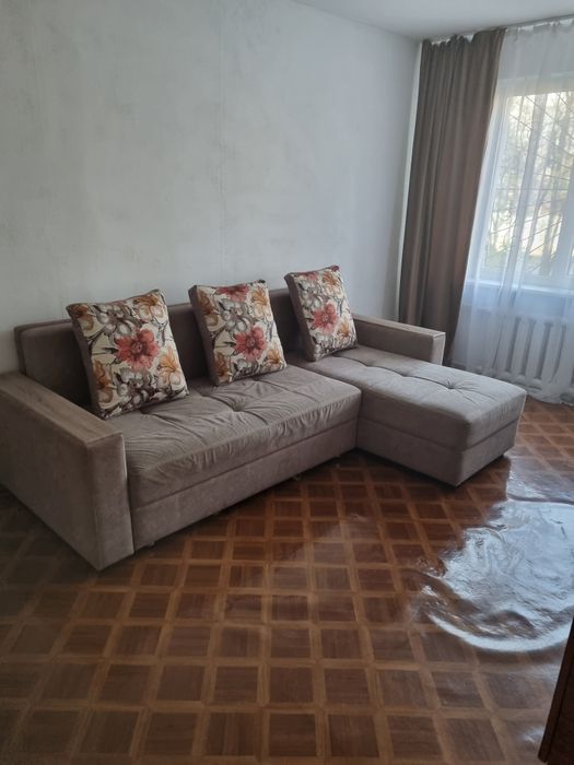 Продам диван угловой. Срочно в отличном состоянии