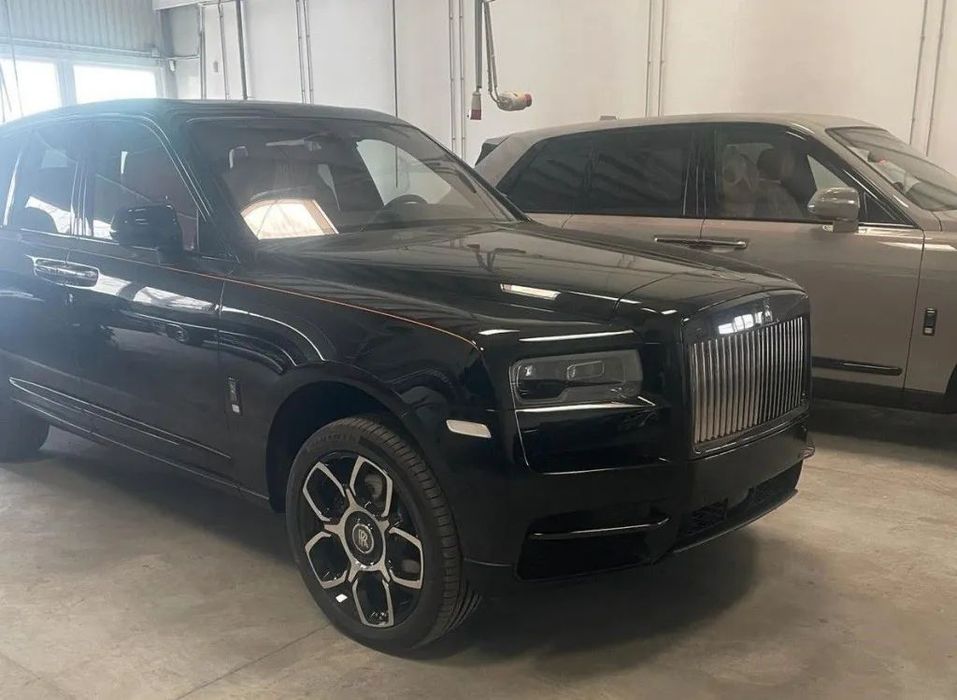 Rolls-Royce Cullinan Rolls-Royce Cullinan Black Badge 4 Locuri MY24