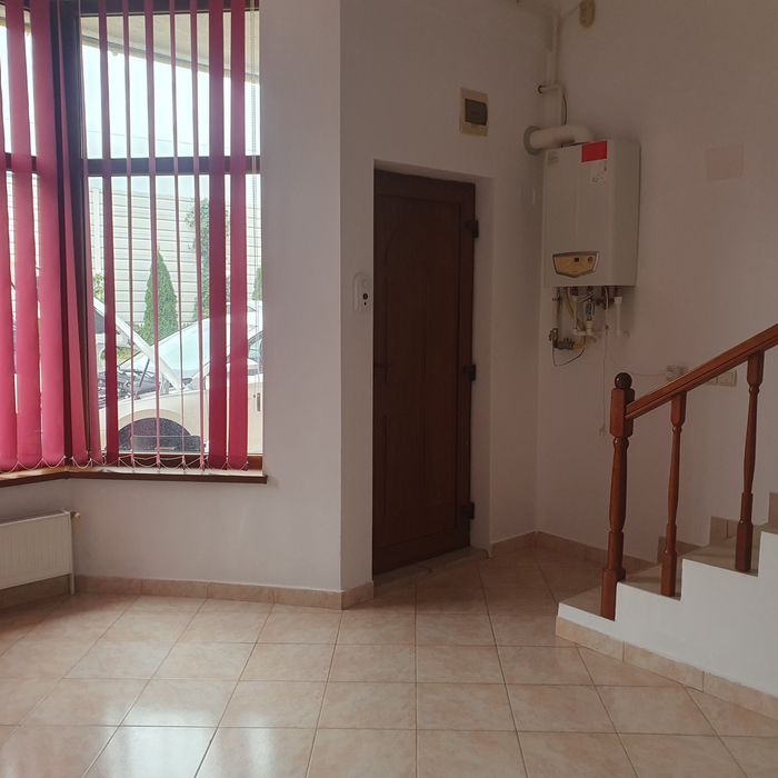 Birou, apartament cu o cameră
