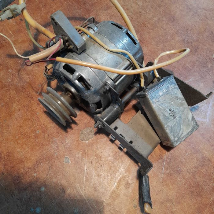 Продам эл.мотор от стиралки Белка -10