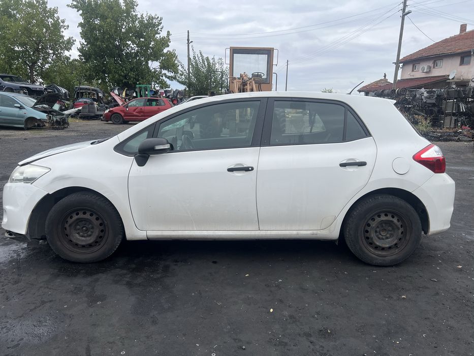 Toyota Auris/ Тойота Аурис (1.33i 2011г. ) на части