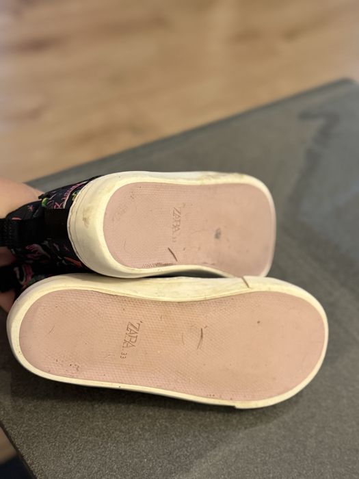 Tenesi Zara marimea 33 Kuromi