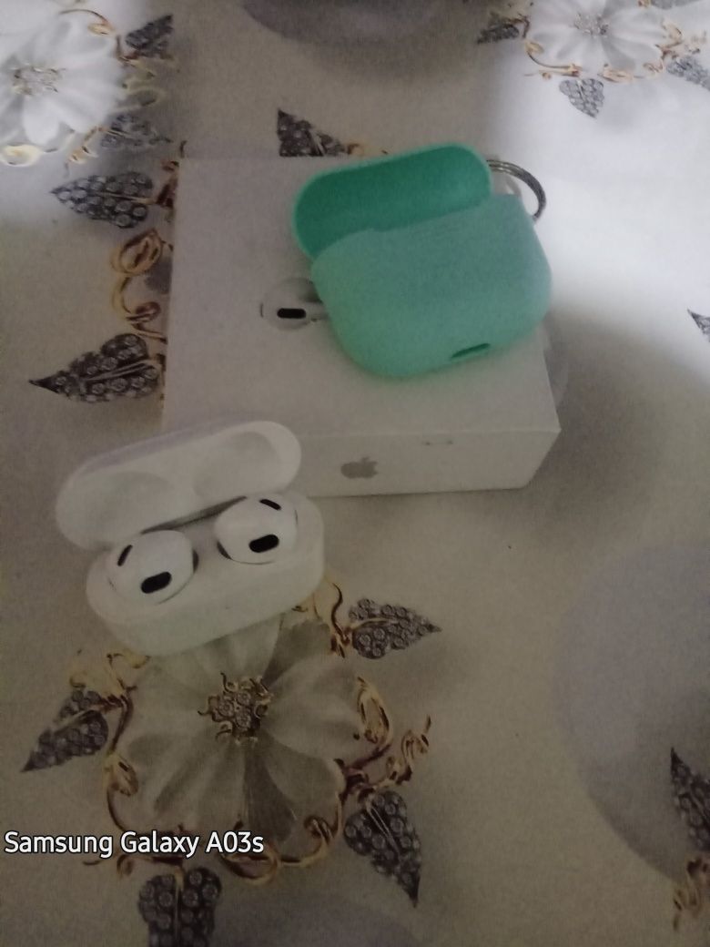Airpods Pro 3  holati ideal