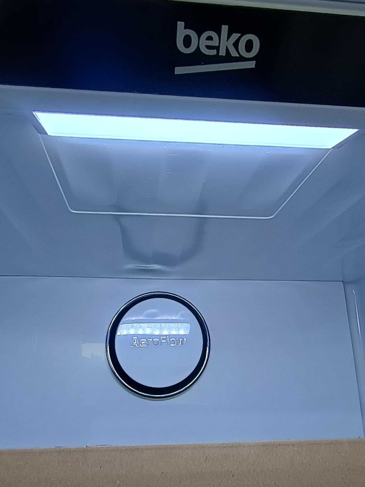 Нов Хладилник с фризер BEKO-БЕКО 186.5 см No Frost Harvest Fresh