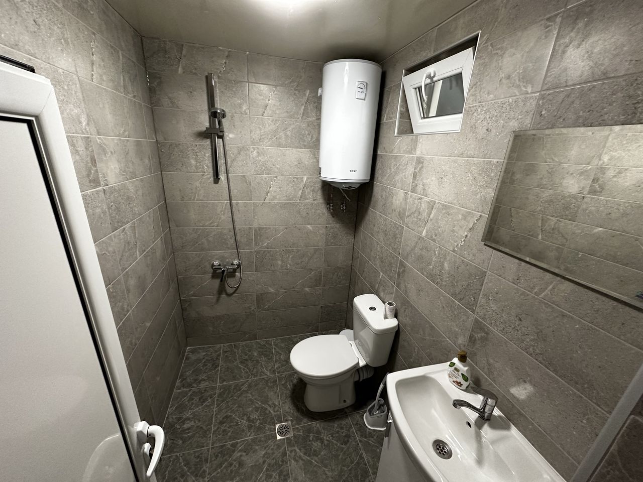 Дава се под наем Склад в Шумен, Тракия - 270 кв.м за 765 € - Снимка #8