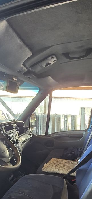 Vând iveco daily 35s18 motor 3000 cu 177 cai aer condiționat tahograf