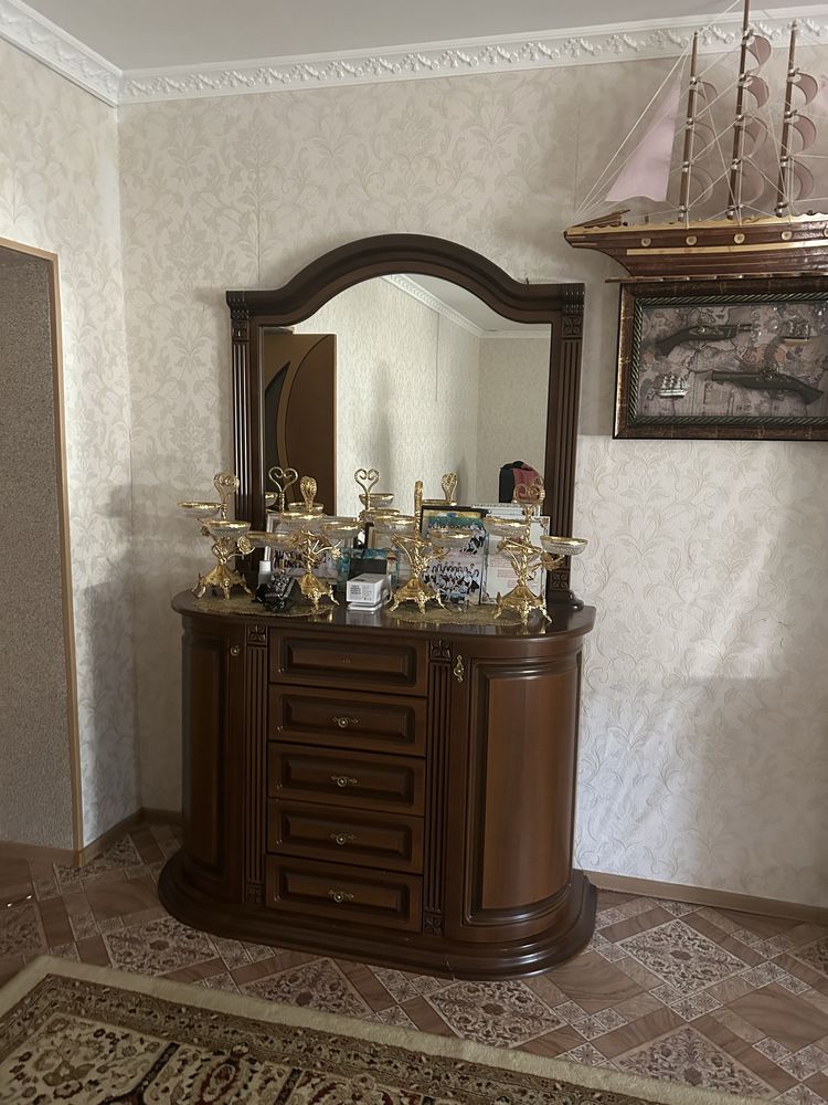 Стулья 20 шт бар жаңа. Гарнитур б/у
