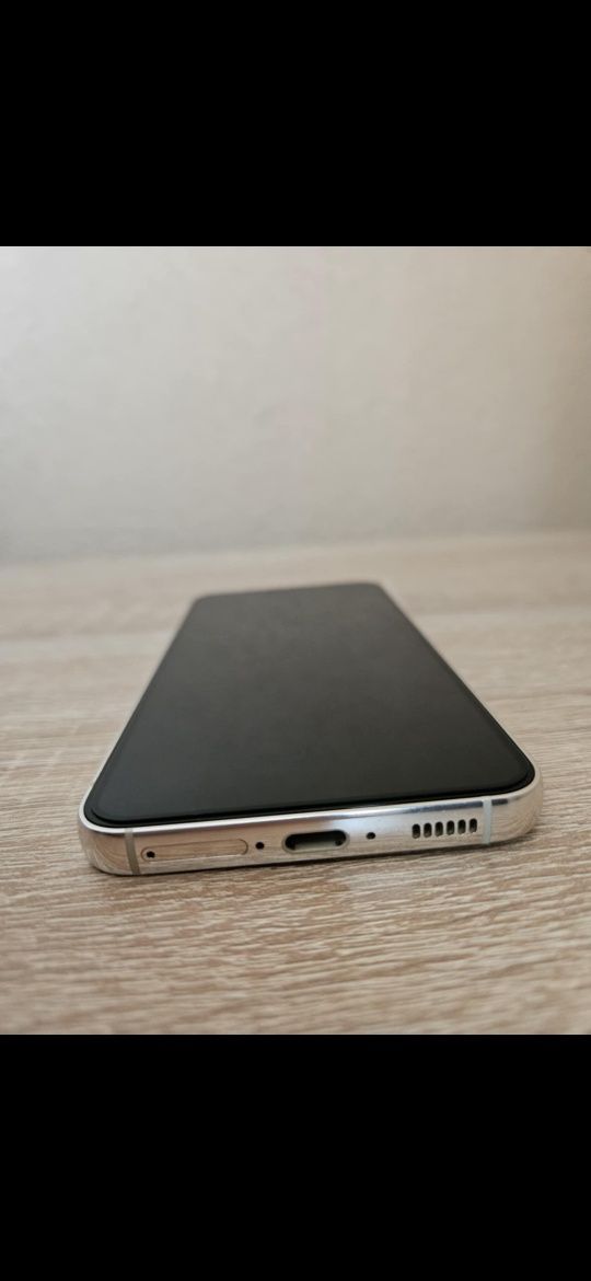Samsung Galaxy S23 Gold