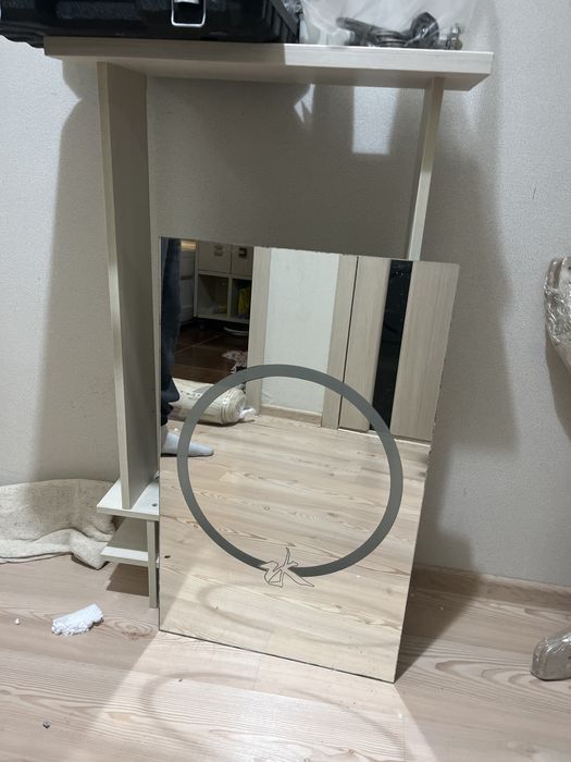 Полка для ванной с зеркалом и подсветкой подсветкой