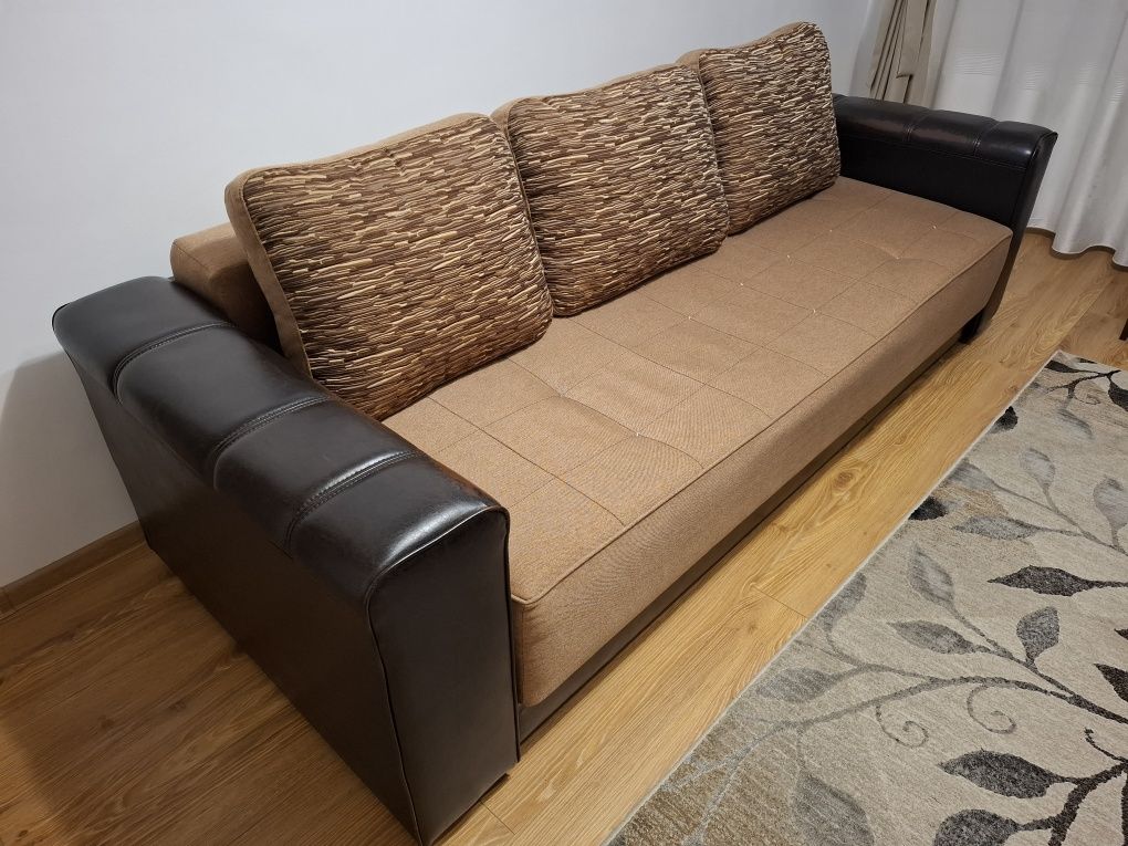 Canapea extensibilă cappuccino-wenge, 3 locuri, cu ladă depozitare.

C