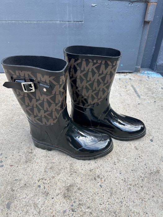 Продаю резиновые сапоги Michael Kors