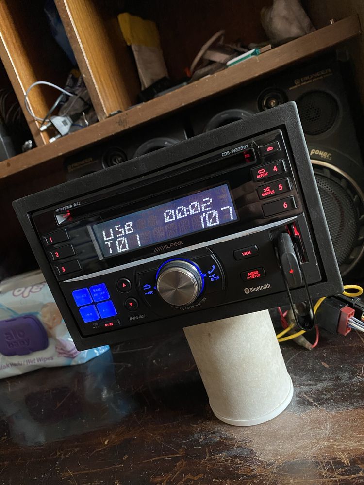 ALPINE CDE-W235BT - ДВОЕН ДИН- BLUETOOTH USB CD радио плеър за кола сд