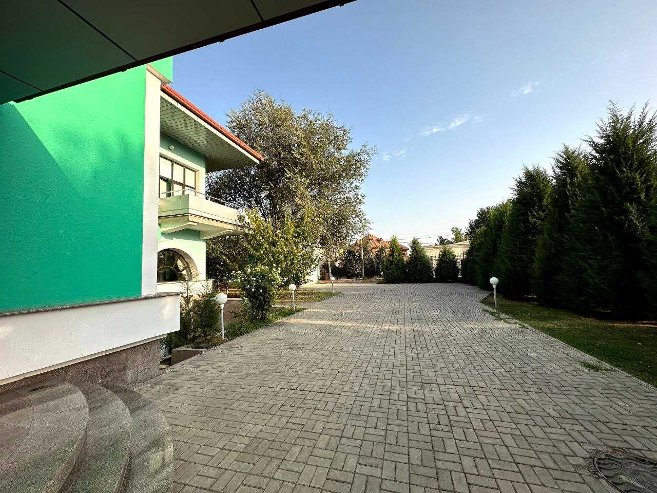 Участок в Центре Ташкента 26соток 35комнат (ARG)