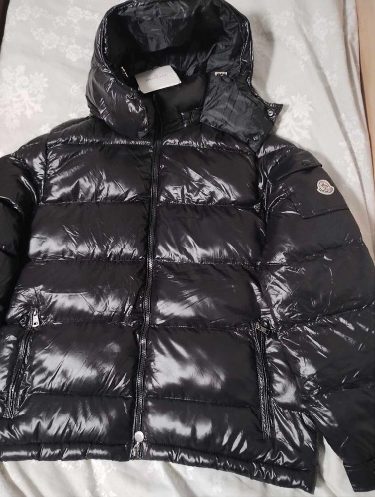 Moncler зимно яке