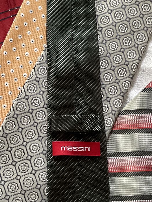 Cravate de firma conform pozelor