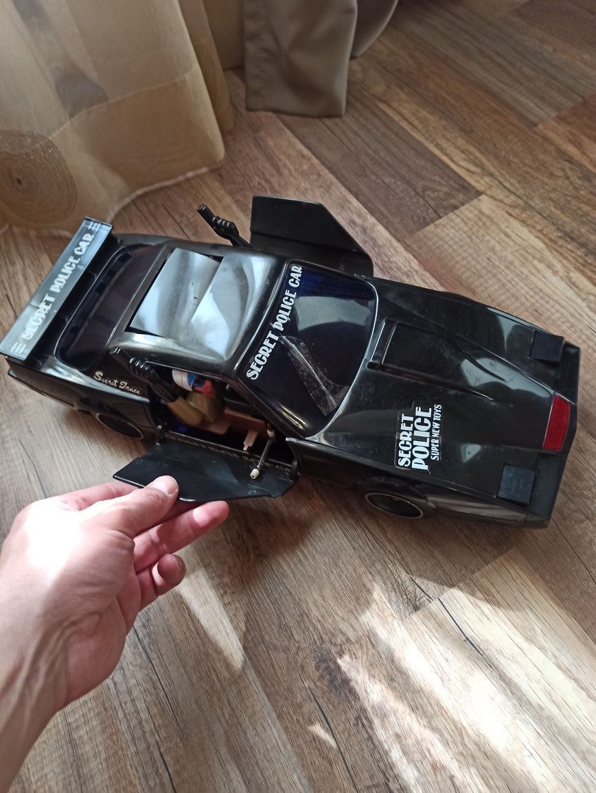 Колата кит от 80-те години ретро полицейска Knight Rider.