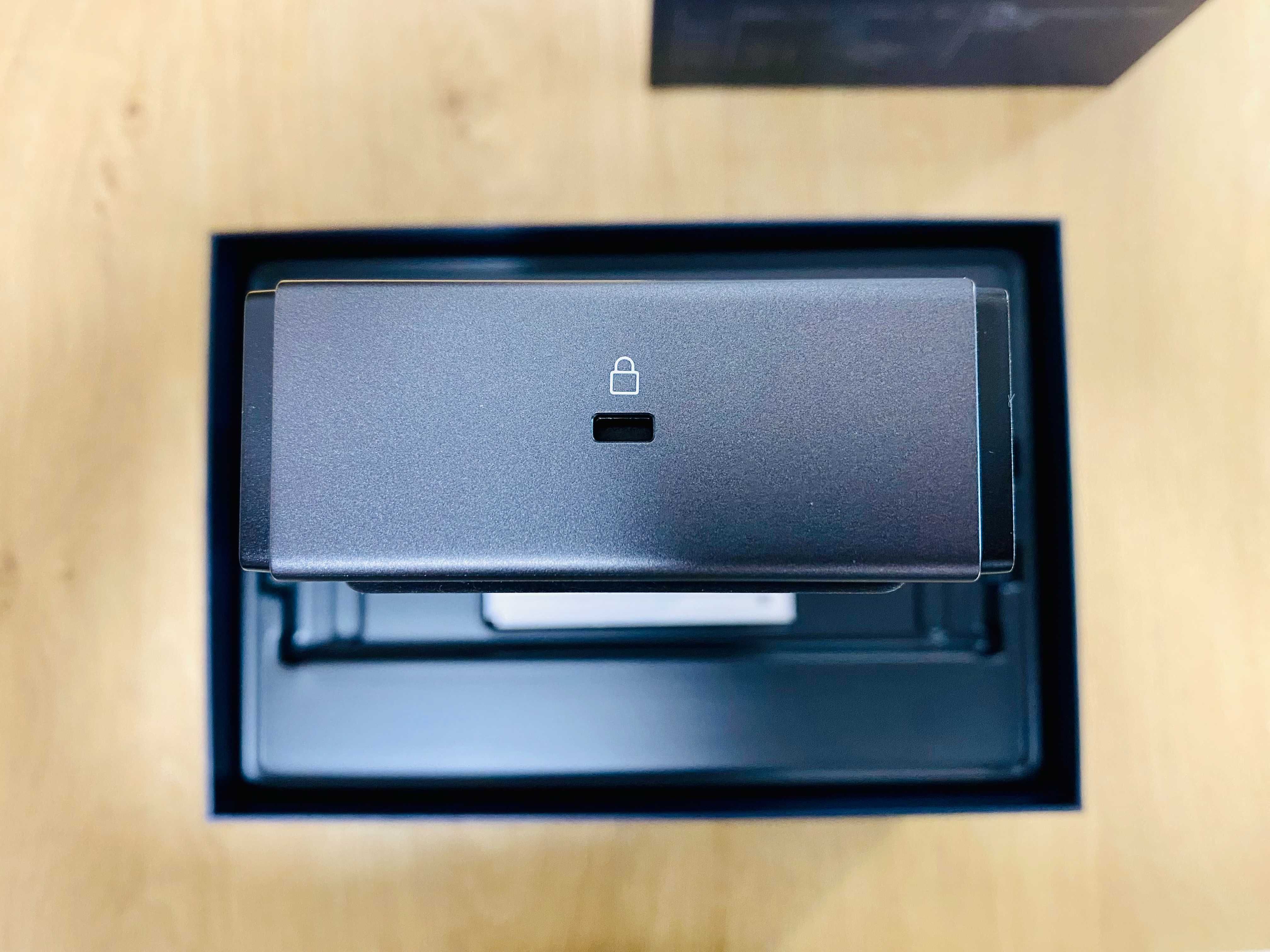ЧИСТО НОВА ! Докинг Станция Anker 778 Series 7, 12-in-1, Thunderbolt 4