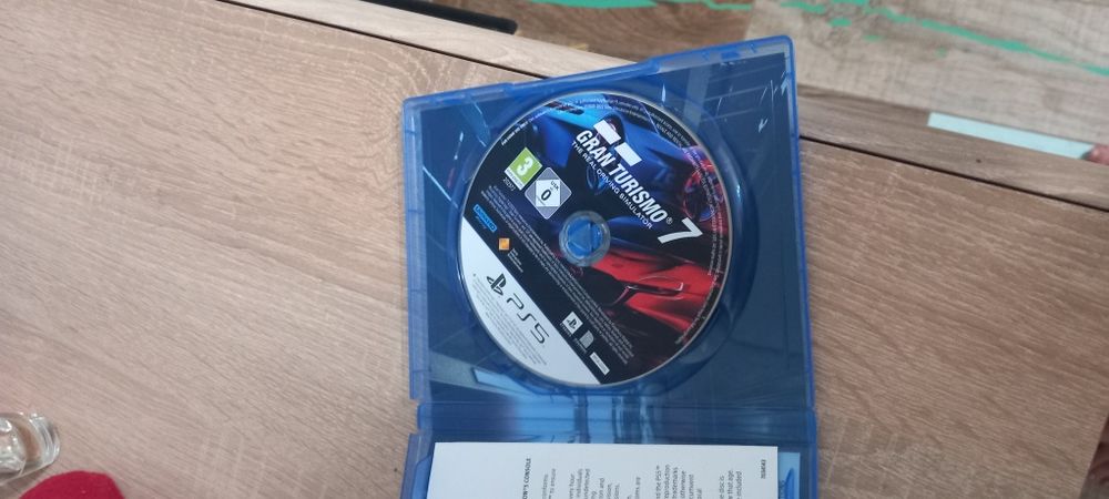 Продавам GRAN TURISMO 7 за плеистеишан пет