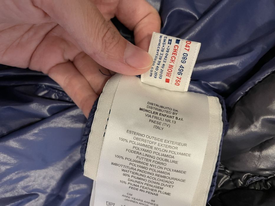 Geaca Moncler, marimea 3 ani