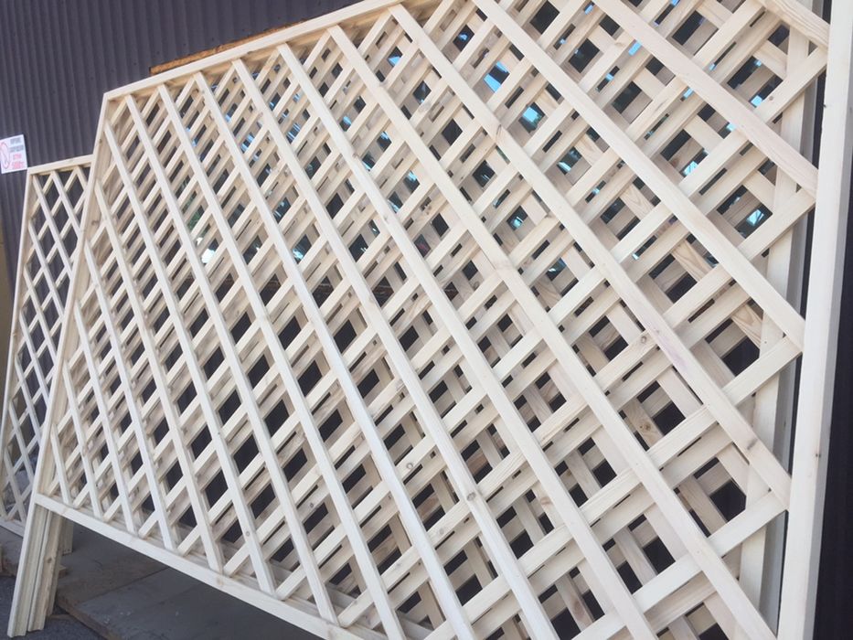 Деревянные решетки , перголы