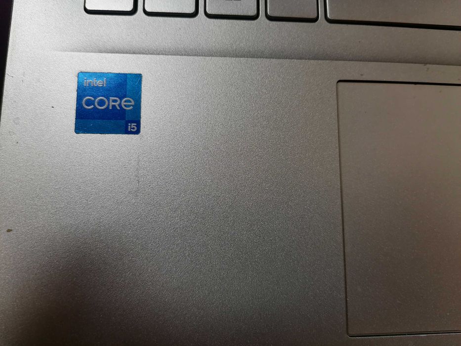 ASUS Vivobook 15 (Intel Core i5, 8 GB RAM, 512 GB SSD)