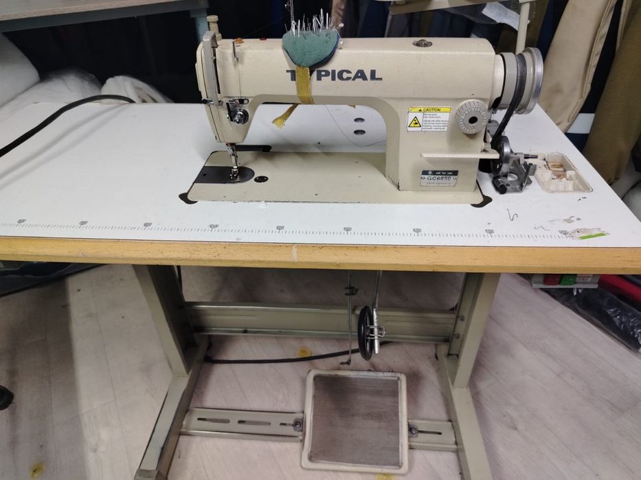 Швейная машина бу в хорошем состоянии