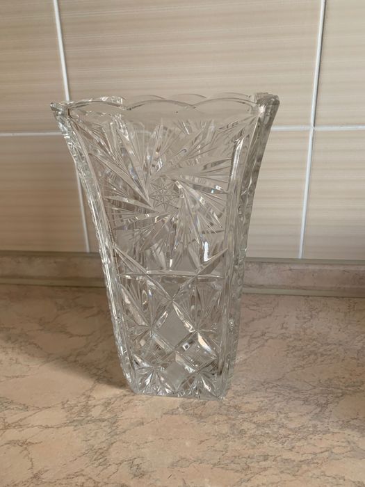 Хрустальная ваза для цветов