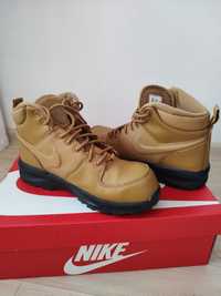 Pantofi sport Nike Manoa 38,5