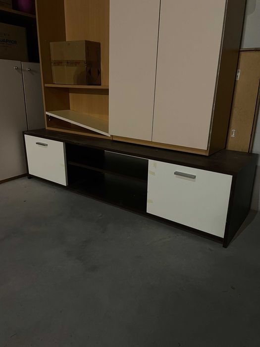 Шкаф за телевизор