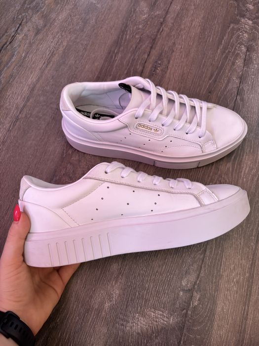 Дамски маратонки Adidas Sleek