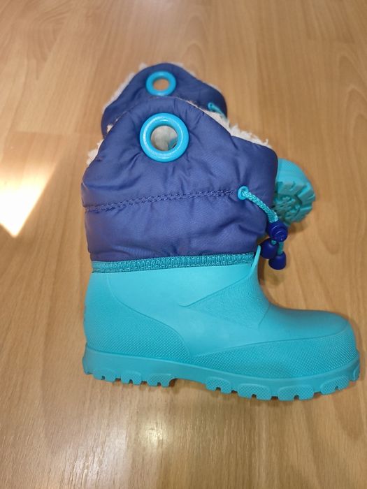 Cizme de zăpadă Wedze,mărimea 22/23 .Preț 40 lei