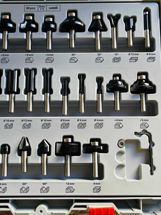 Set mixt 30 de freze Bosch Professional (pentru freze cu ax de 8 mm)