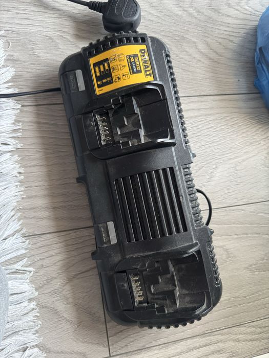 Statie dubla incarcare dewalt