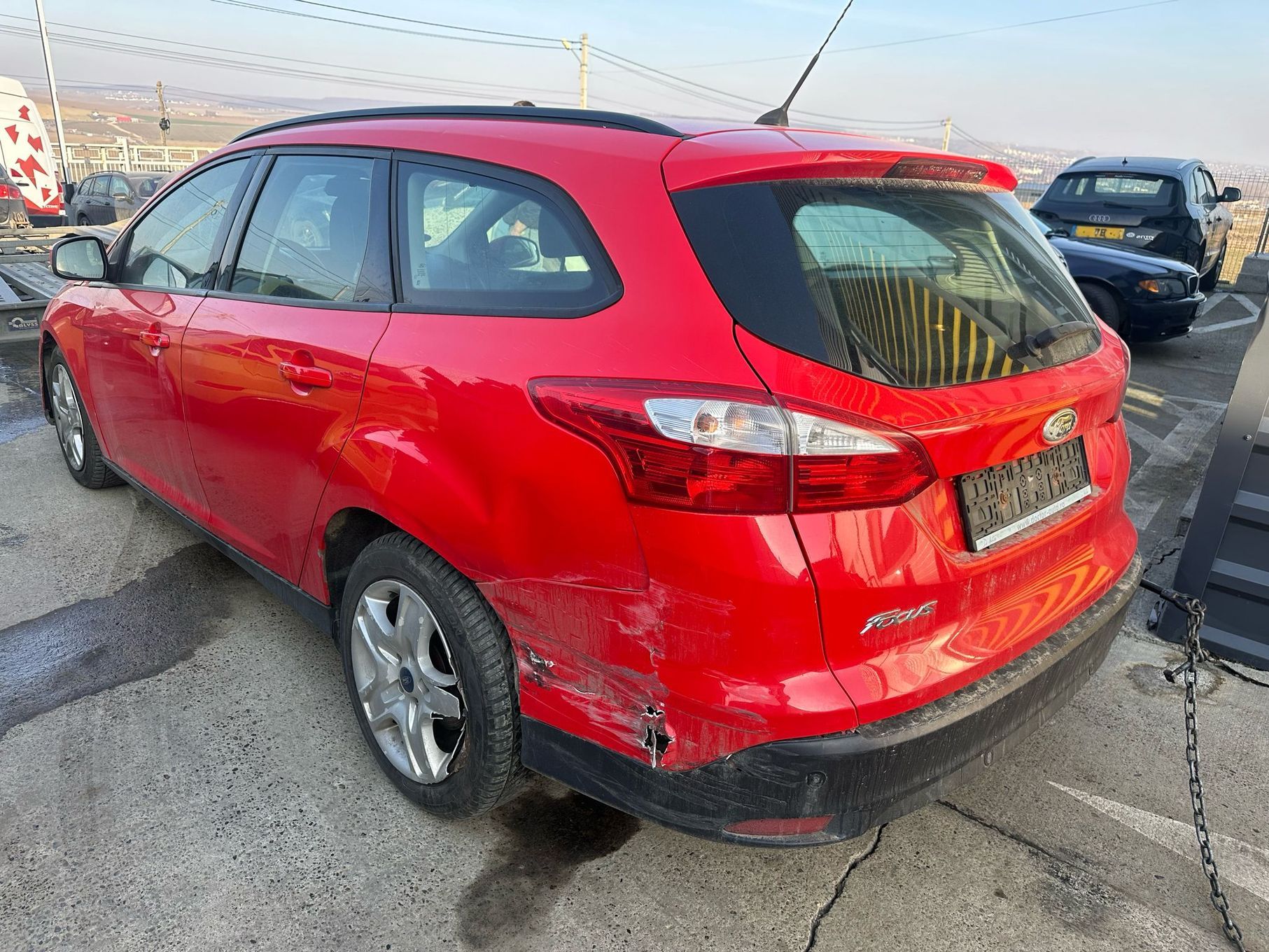 Dezmembrez / Dezmembrari / Piese / Accesorii Ford focus 3 2013 rosu break 1.6 tdci T1DB volan stanga