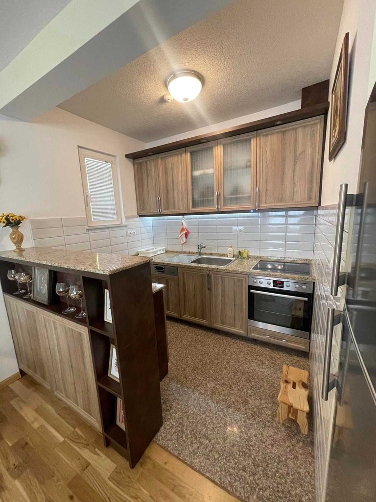 Продава се Тристаен апартамент в Стара Загора, Операта - 214 кв.м за 916 €/кв.м - Снимка #1
