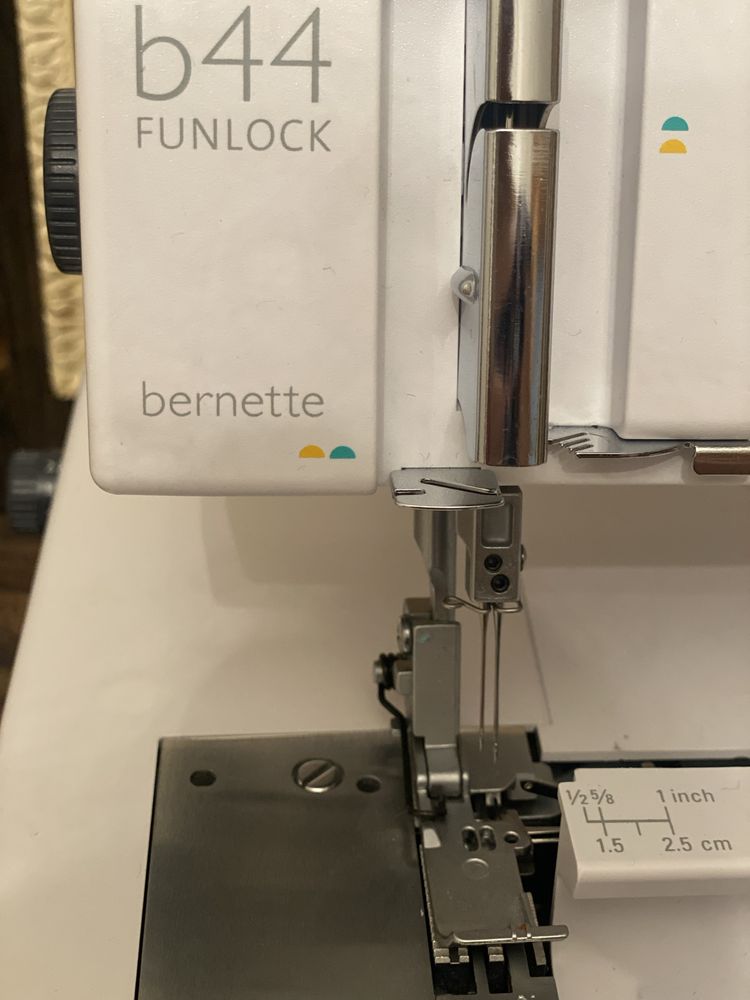 Оверлок Bernina Bernette Funlock B44